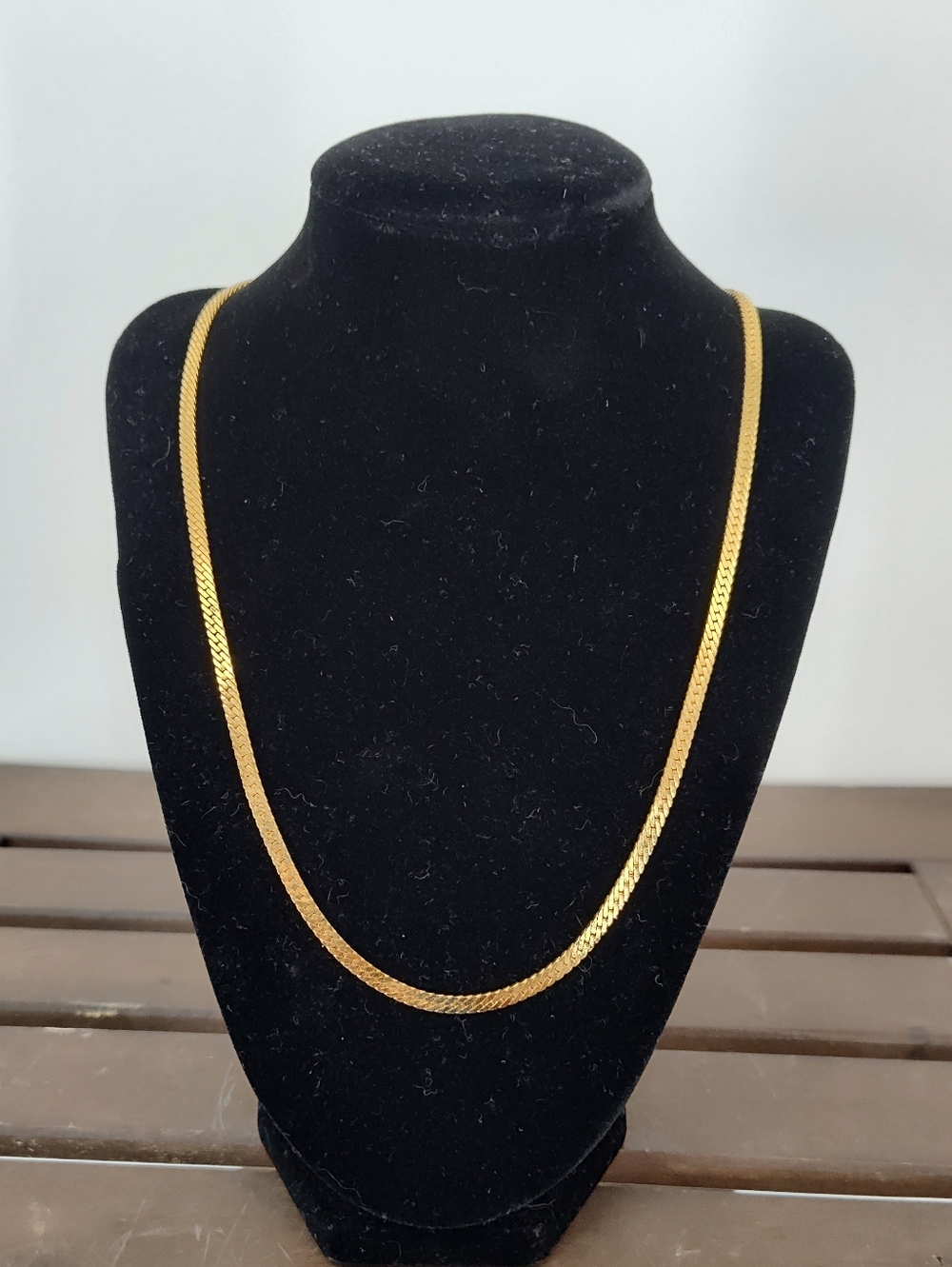 Vintage Avon Classic Gold Tone Herringbone Chain Necklace - Women